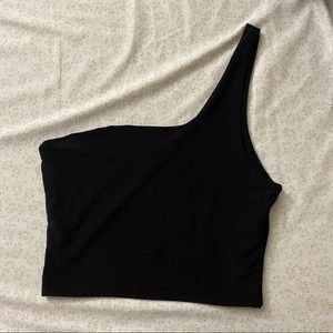 ONE SHOULDER TOP